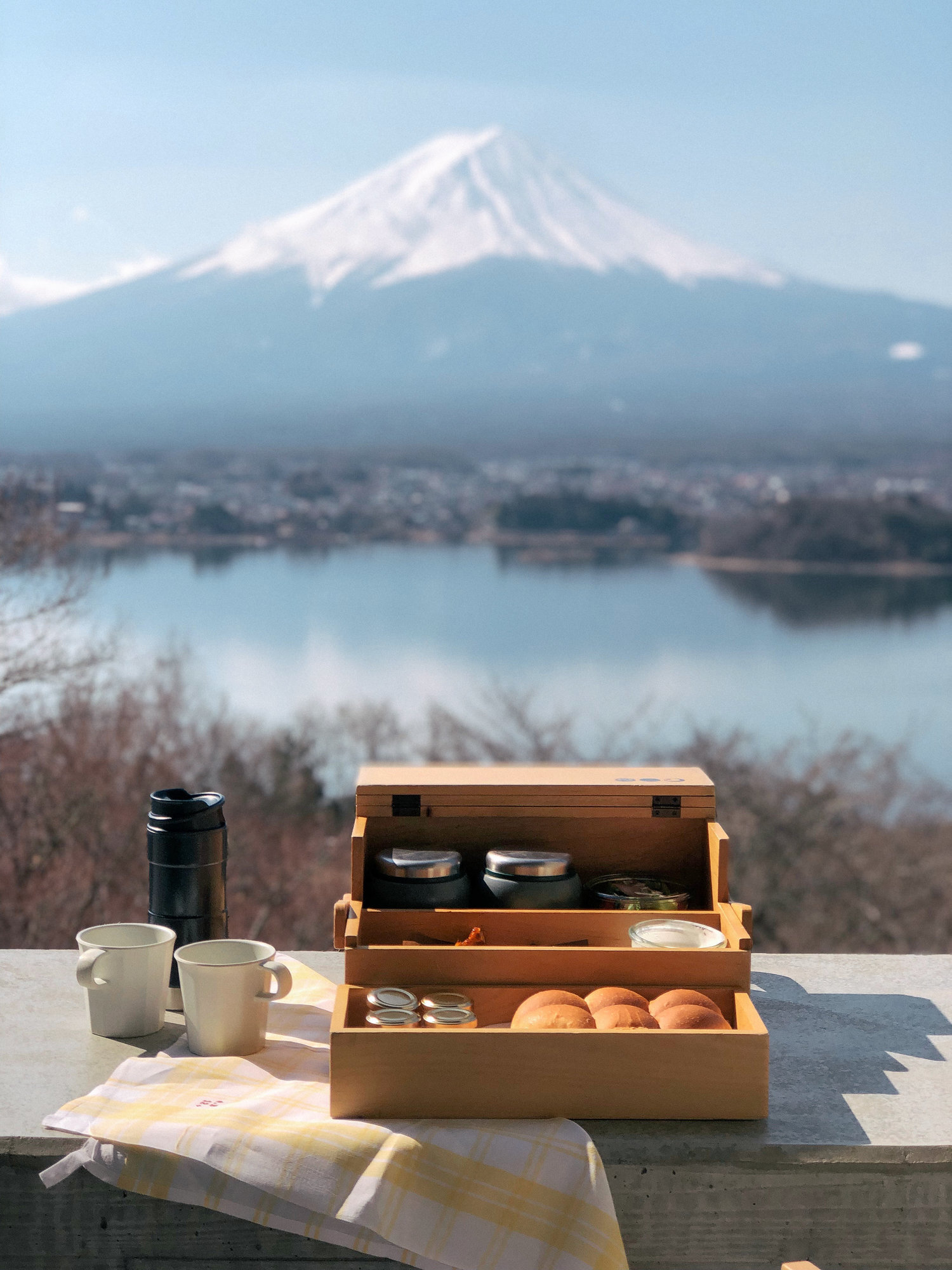 The Best Way to Spend a Weekend at Mount Fuji, Japan | A review of the Hoshinoya Fuji glamping hotel, with the best view of Fuji-san. A travel guide to staying at Lake Kawaguchi for a relaxing weekend trip from Tokyo, a perfect blend of luxury and t…