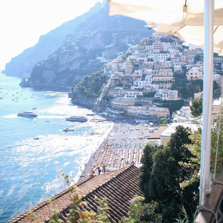 How do you choose which Italian coast is best for your trip? After visiting both Cinque Terre and the Amalfi Coast, I’m sharing the 5 things you should consider to find out which one is a better fit. #italy #cinqueterre #amalficoast